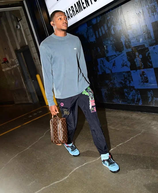 爱游戏体育-风云突变！克里夫兰骑士集结日完成体检，NBA季后赛版图或变，话题不断，资深球员宣示担当的简单介绍